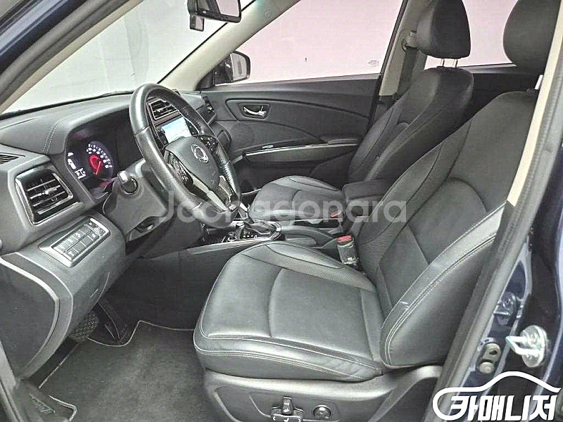 베리 뉴 티볼리 2WD 가솔린 1.5 2020 년 중고...--2
