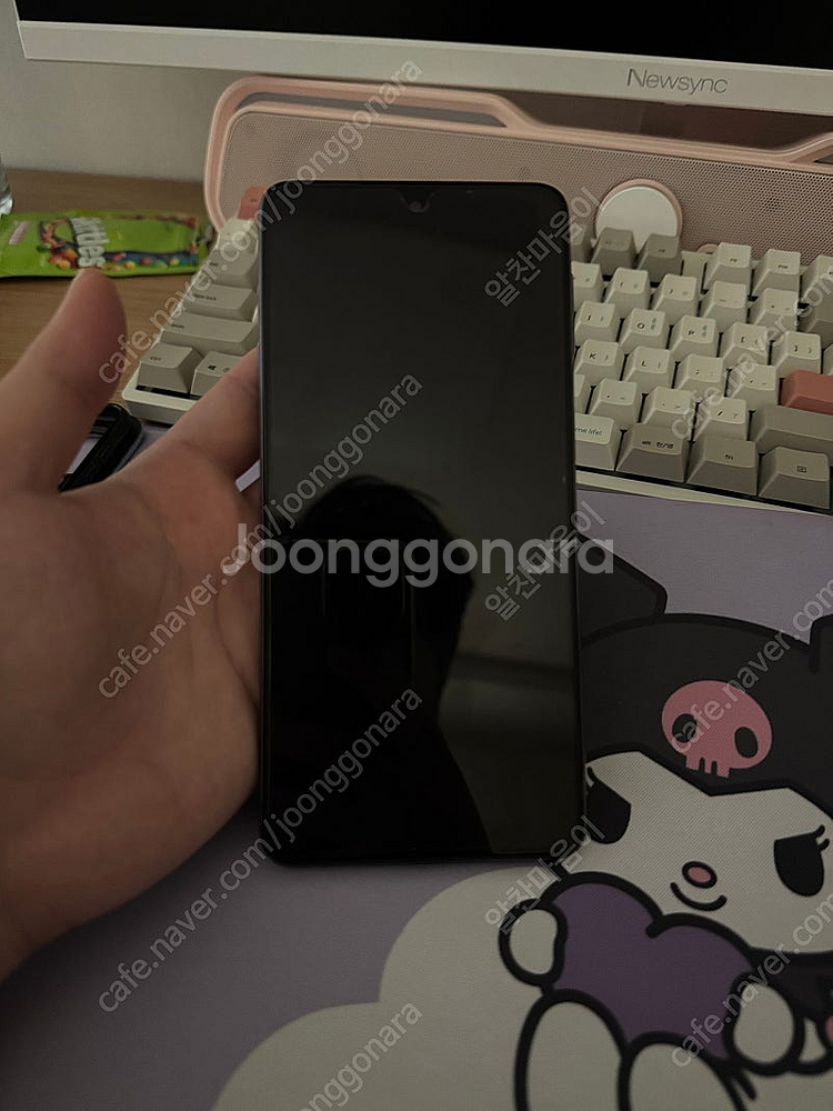 정상작동 갤럭시 퀀텀3 공기계--0