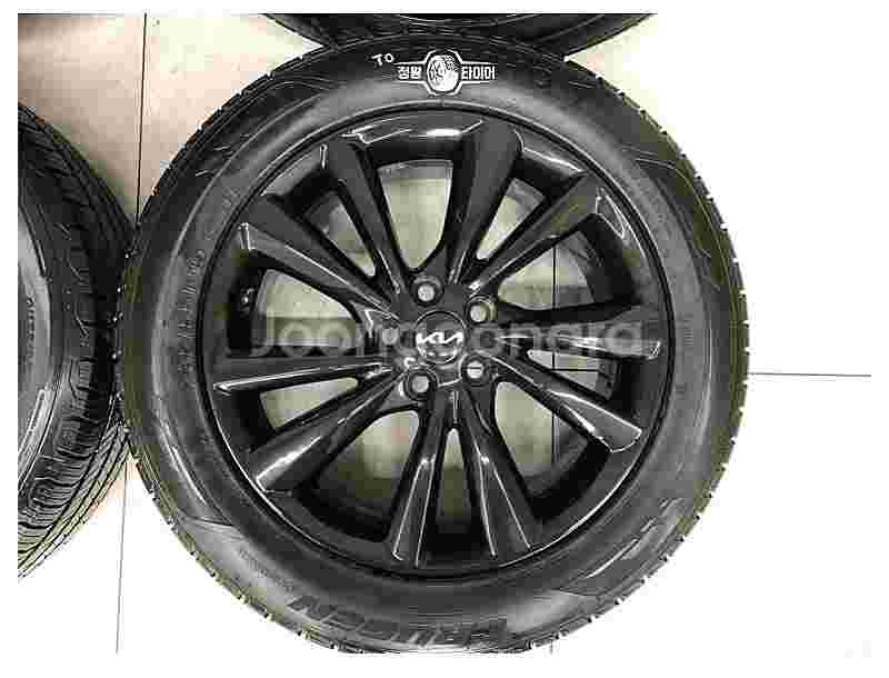 더뉴카니발 19인치 블랙 휠 타이어 235/55R19--1