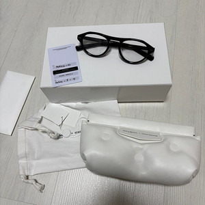 메종 마르지엘라 젠틀몬스터 mm112 블랙 팝니다