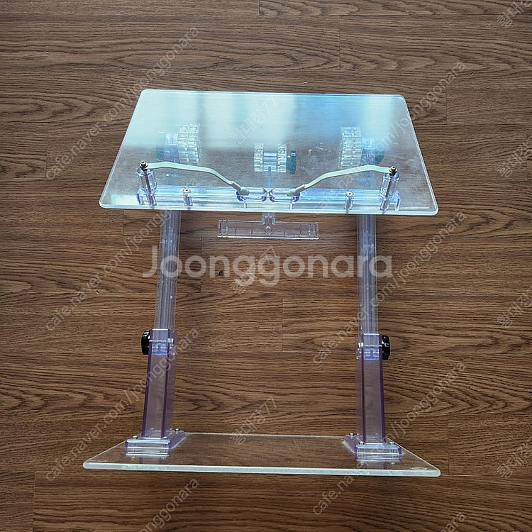 투명독서대--1