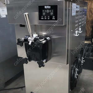 웰아이스 T119S 소프트 아이스크림 기계 팝니다.