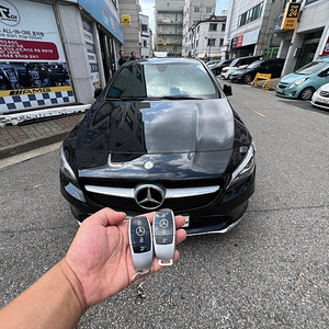 벤츠 CLA250 2017년식 미니멀한 사각 블랙 감성으로 다시 태어난 프리미엄 스마트키 & 근접도어 시스템 커스터마이징 세팅 완료!