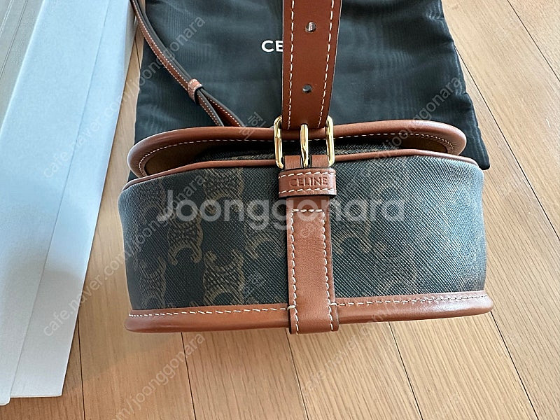 셀린느 폴코백 팔아요.--1