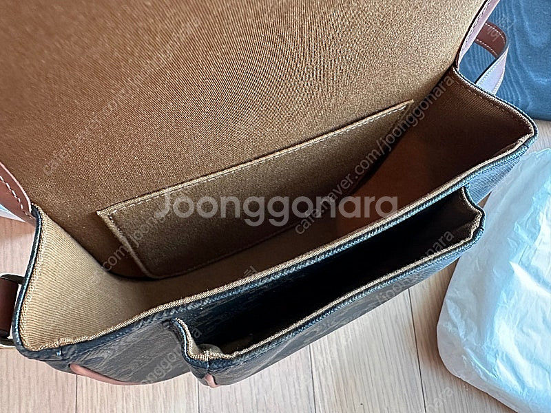 셀린느 폴코백 팔아요.--6