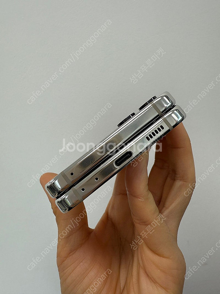 F731 갤럭시 Z플립5 화이트 512기가 27만 판매...--2