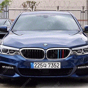 BMW 5시리즈 중고 5시리즈 중고차 할부 BMW 520D 중고 파란색 2018년식 520d M 스포츠 플러스 중고차카페