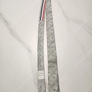톰브라운 타이 판매합니다.
