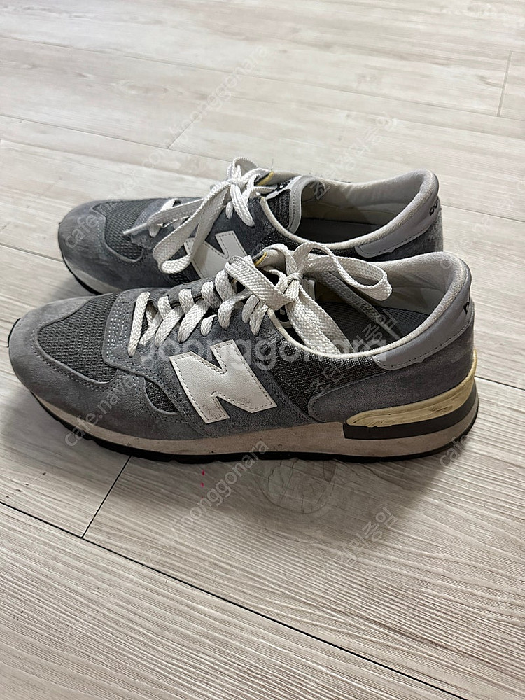뉴발란스 990v1 그레이화이트 275판매합니다--2