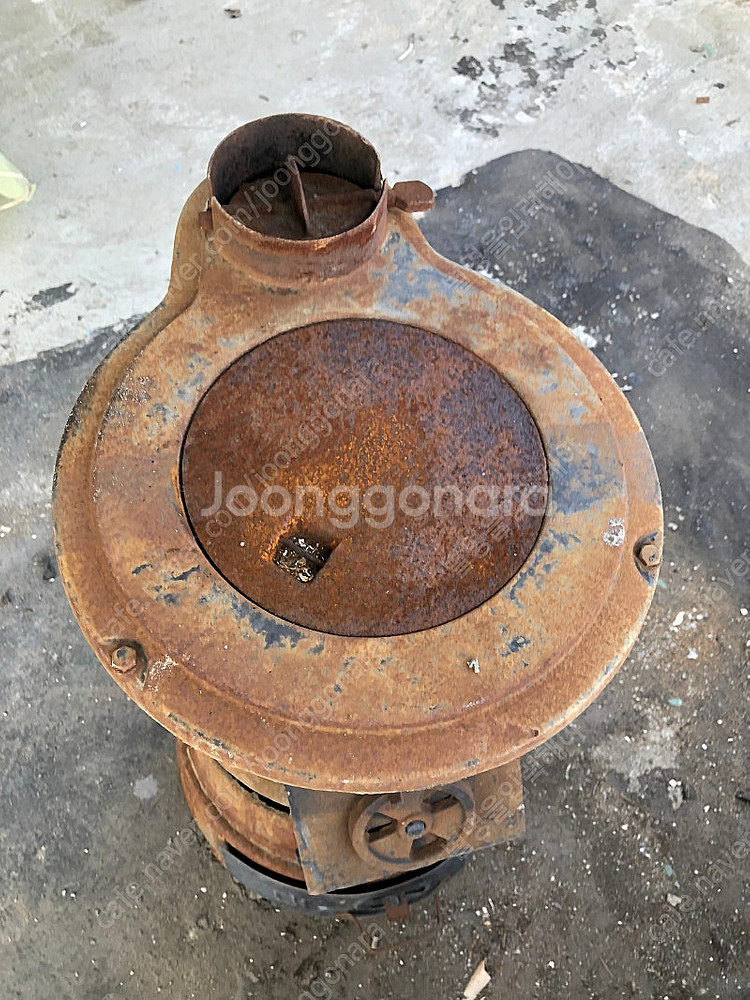 옛날 주물 난로--2