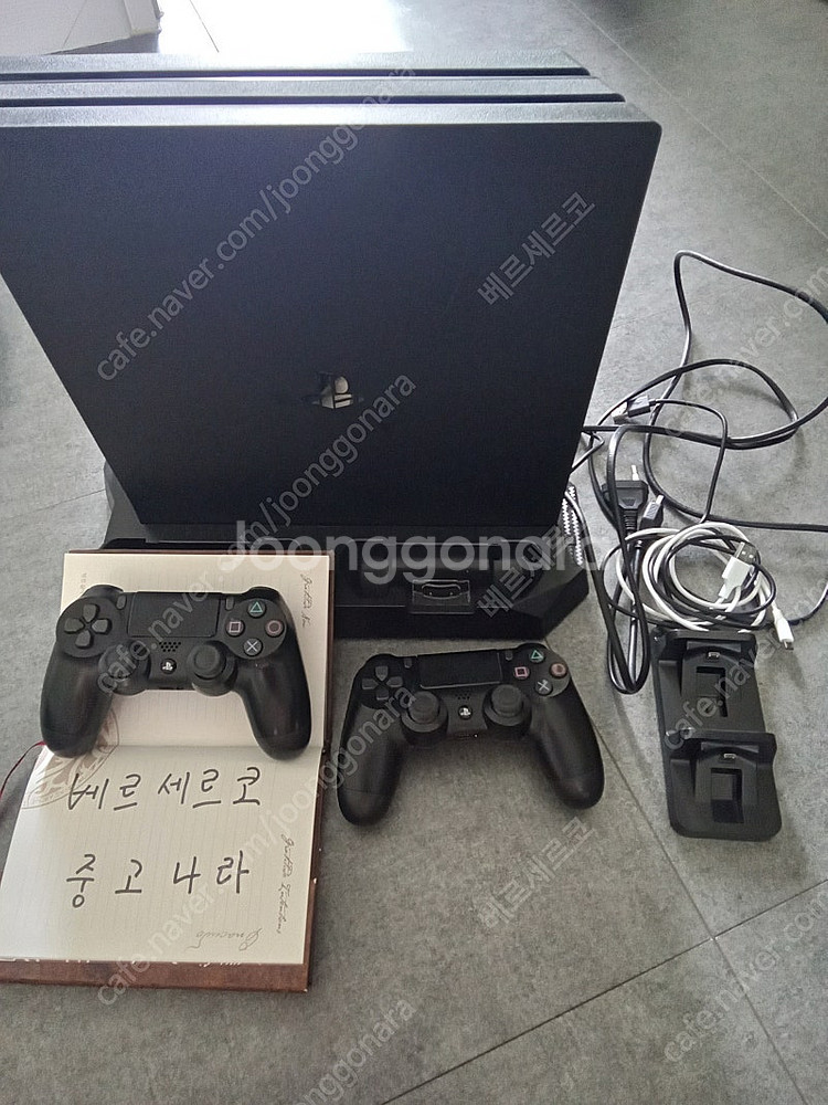 PS4 프로 7218 1테라Ssd교체+ 컨트롤러2개 +...--0