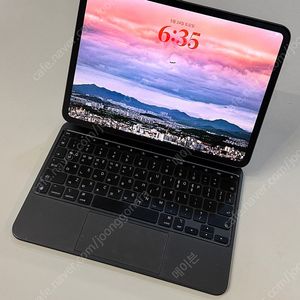 아이패드 프로 11 256기가 M4칩 2024년 새상품급 판매 (키보드+펜슬도 판매함)