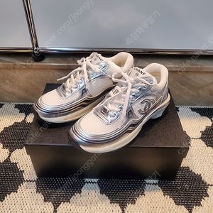 샤넬 샤식스 37.5 (새상품/정품)