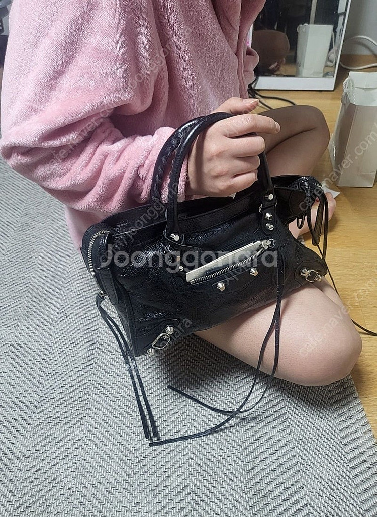 [정품] 발렌시아가 모터백 미디움--0