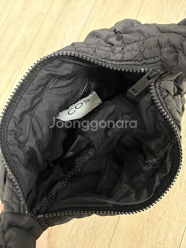 코스 퀄팅백 블랙--1