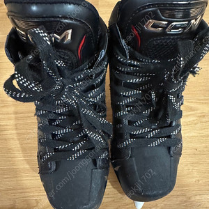 CCM Jetspeed FT8 Pro Skates Youth Step Runner