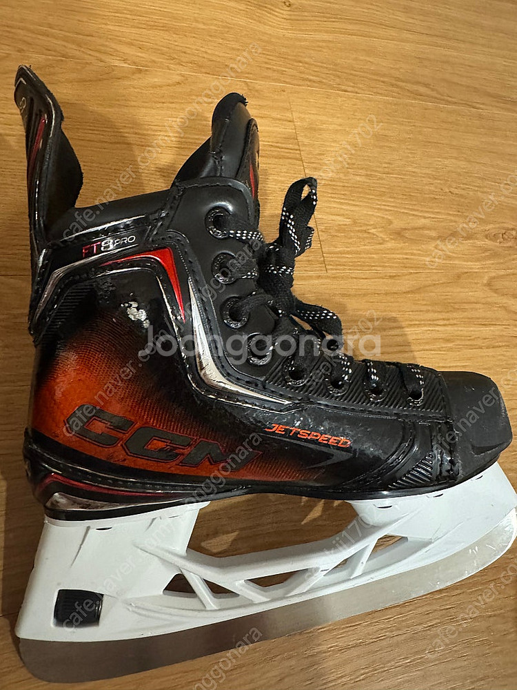 CCM Jetspeed FT8 Pro Skates Yo...--5