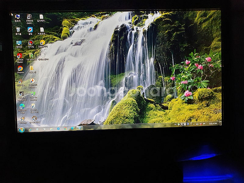 LG TV 모니터 19인치, HP 모니터 23인치--2