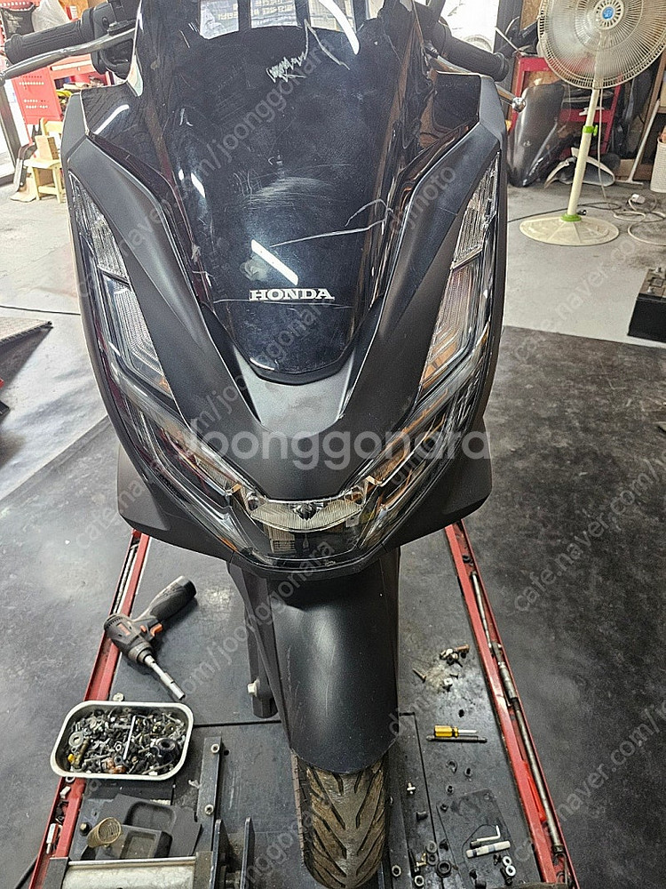 PCX 22년식 블랙 판매합니다--0