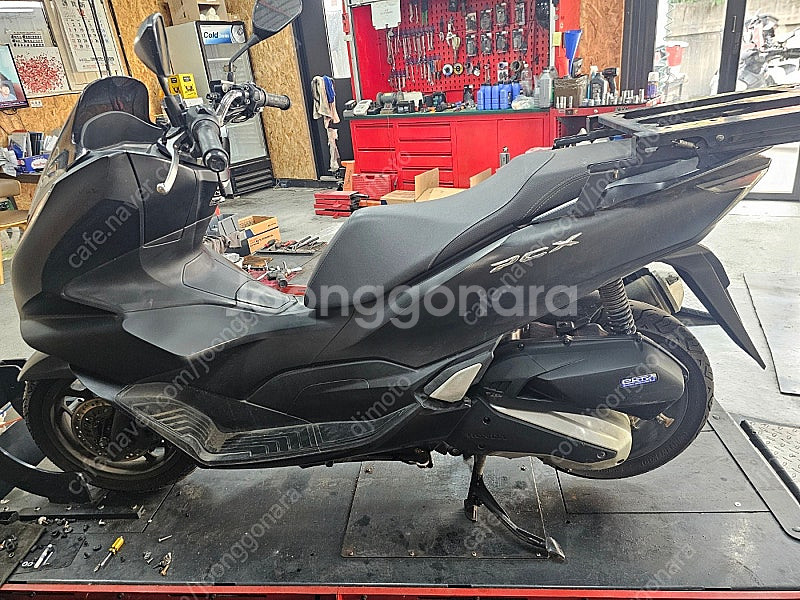 PCX 22년식 블랙 판매합니다--1