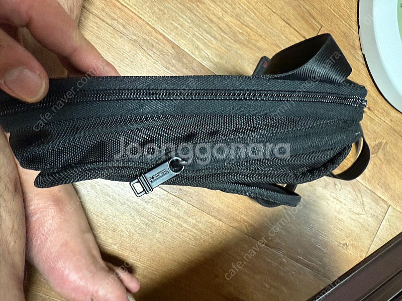 투미 TUMI 알파 아이패드 메신저백 스몰 22115D...--1