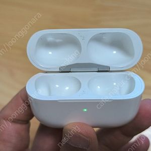 에어팟프로 a2190본체만 팝니다.