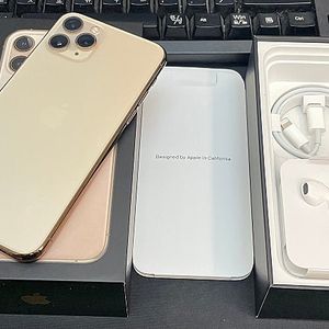 아이폰11프로 골드 256GB 상태좋은 중고23만팝니다.