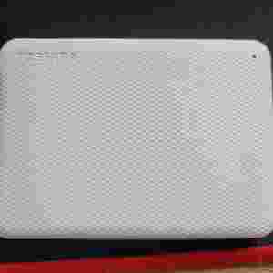 TOSHIBA 도시바 외장하드 2TB 팝니다 (2025년 3월 제조품)