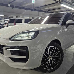 포르쉐 카이엔 중고 포르쉐 중고 수입중고자동차 회색 2024년식 9,662km 3.0 쿠페 수원중고차