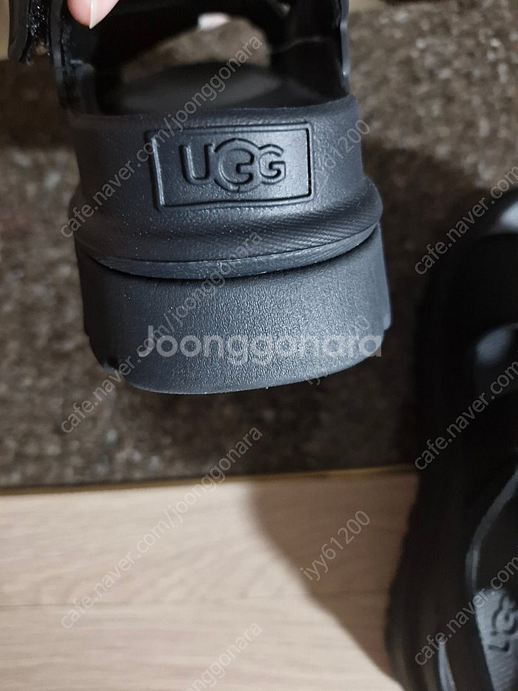 UGG 골든글로우 블랙 240~245--1