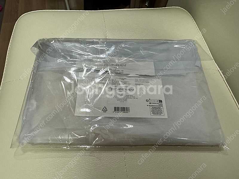 입생로랑 골드 테슬 뷰티 파우치--4