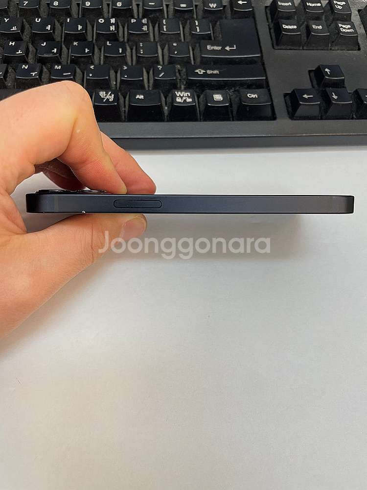 아이폰12미니 블랙 64GB 상태좋은 중고20만팝니다.--4