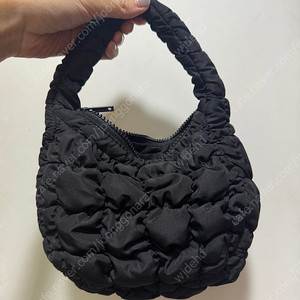 코스 퀼티드 마이크로백