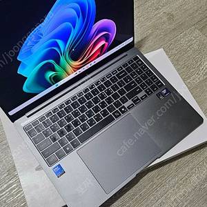 삼성 갤럭시북5프로 16인치 램32기가 NT960XHA-K52A
