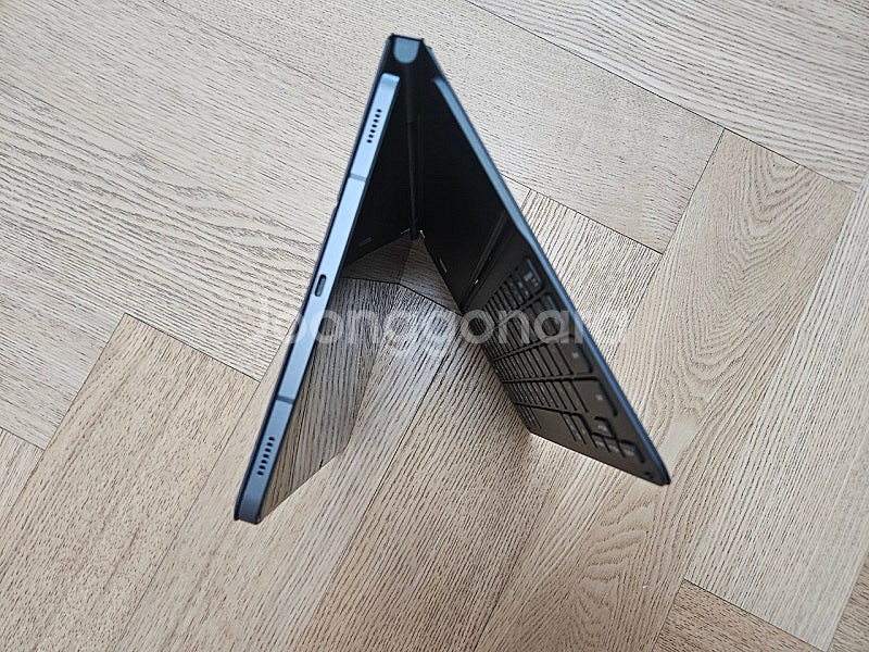 갤럭시탭 S8 128gb wifi + 키보드 케이스--2