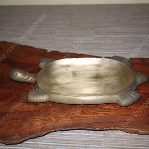 거북이 유기접시 전통 방짜 놋그릇 생선 불고기 나물 야채 전원주택 주방용품 그릇 이미지