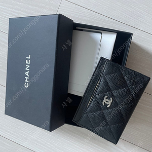 샤넬 클래식 카드 홀더 그레인드 카프스킨 & 실버 메탈 블랙