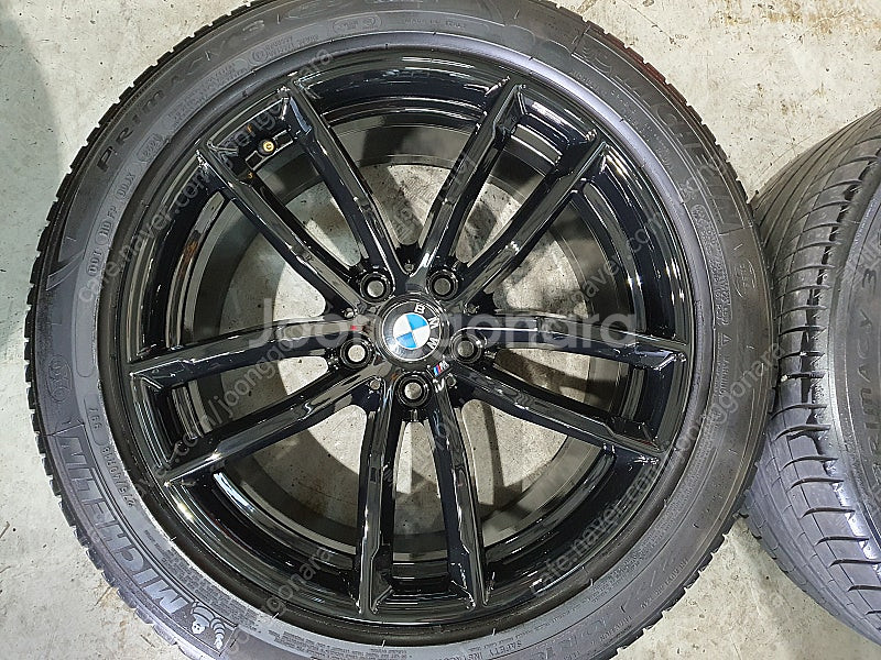 (판매) bmw5시리즈 662m 블랙 18인치 휠타이어...--3