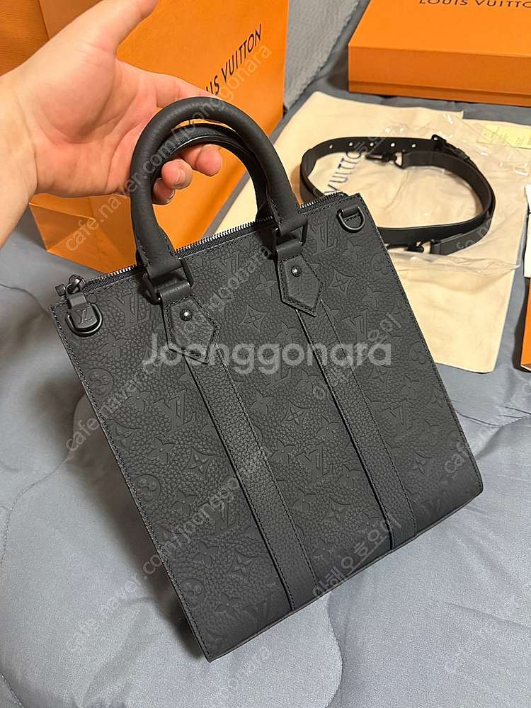 루이비통 삭플라 크로스 토뤼웅 신품급 정품 판매 합니다...--2