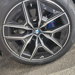 BMW 520(g60) 순정 피렐리 피제로 245 45 19 4짝 판매합니다.