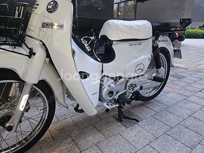 화이트슈퍼 커브 오토바이 판매합니다--0