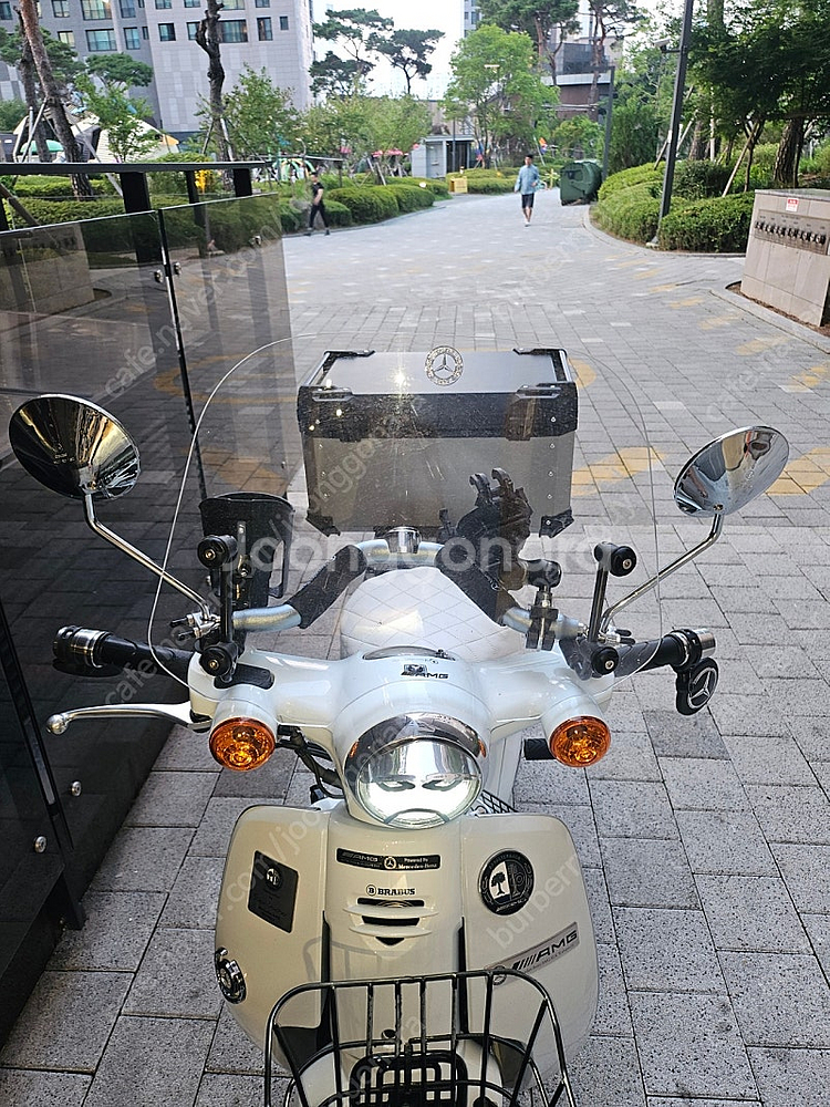 화이트슈퍼 커브 오토바이 판매합니다--3