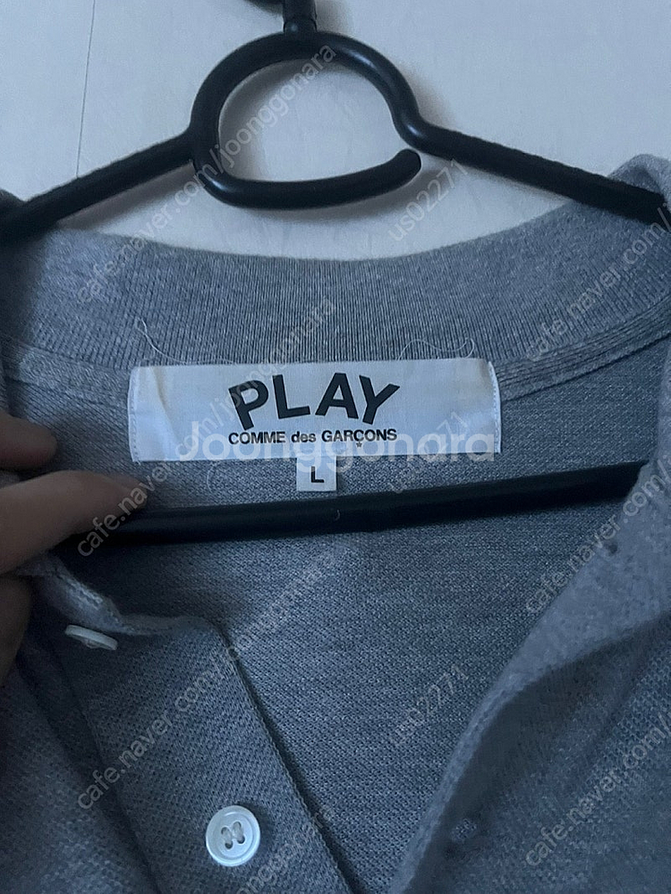 play 플레이 꼼데가르송 그레이 카라티셔츠 판매합니다--1