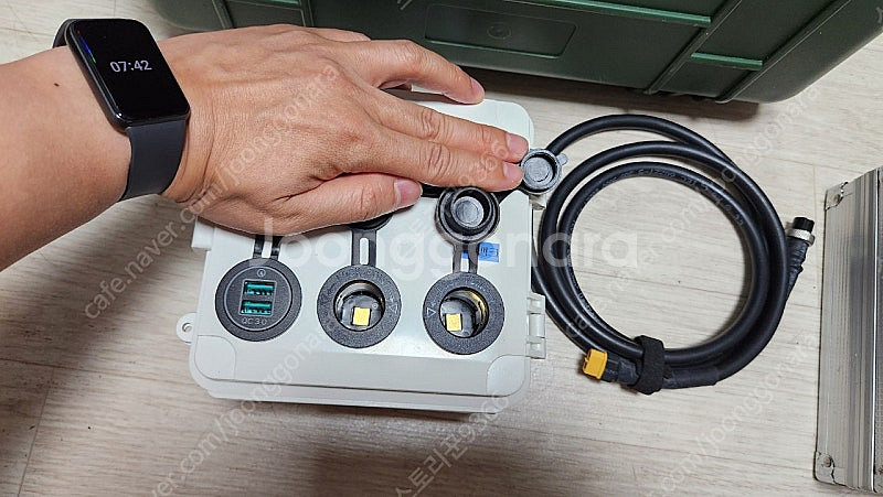 바다로요트 파워뱅크 120A--5