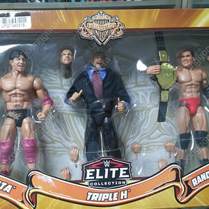 WWE 피규어 한정판 랜디오턴,트리플 H,바티스타 에불루션 3팩 팝니다.~~~