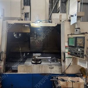 두산 6.5호 머시닝센터 BT50 2004년 1800만원