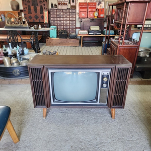 대형 진공관 TV