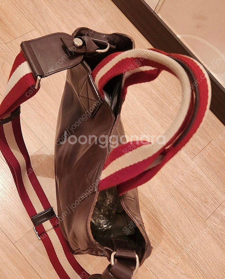 명품 발리 남성 크로스 가방. 브라운색 수원 광교지역 ...--2