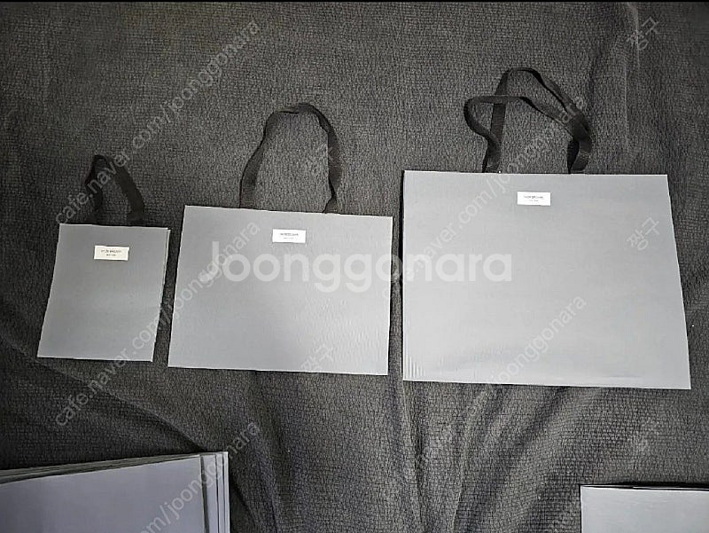 톰브라운 쇼핑백 및 포장박스 판매합니다.--0
