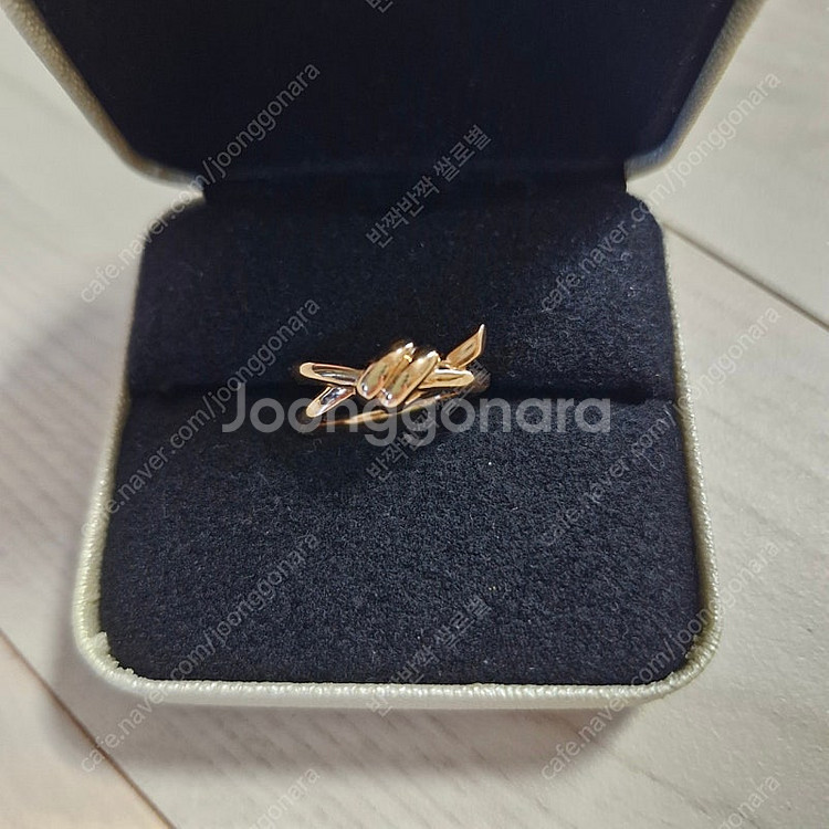 티파니 스타일 18k 반지. 꼬임반지, 매듭반지--0